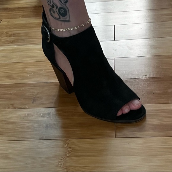 Lucky Brand Suede Peep Toe Black Shootie Sandals sz 10 - Picture 12 of 13